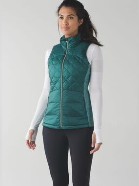 Lululemon Down For A Run Vest in Forage Teal size 8